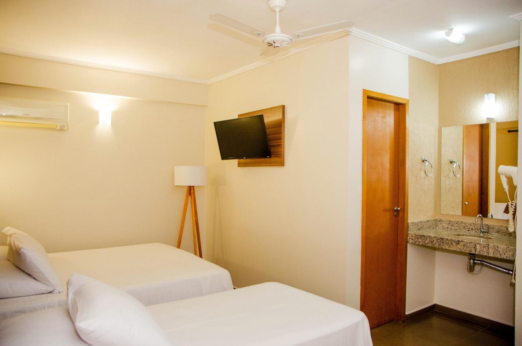 Hotel Ze Maria Pouso Alegre Kültér fotó